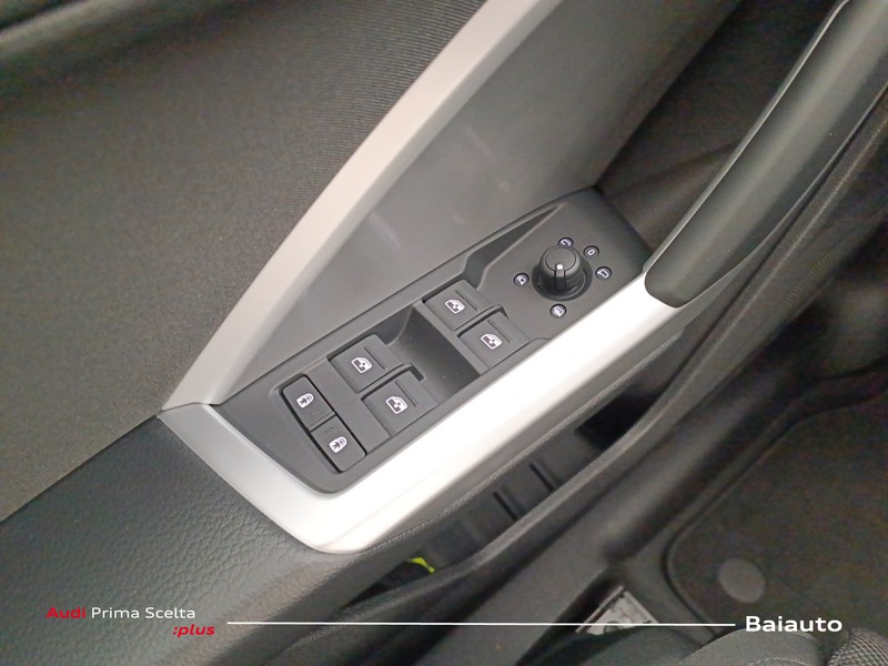 19 - Audi Q3 35 1.5 tfsi evo2 s line edition s tronic