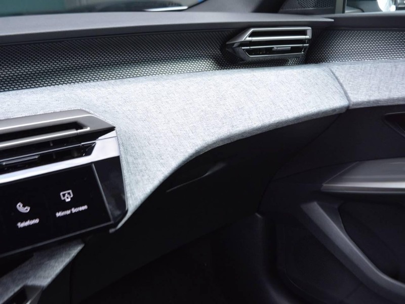 19 - Peugeot 3008 1.2 hybrid 136cv gt e-dcs6