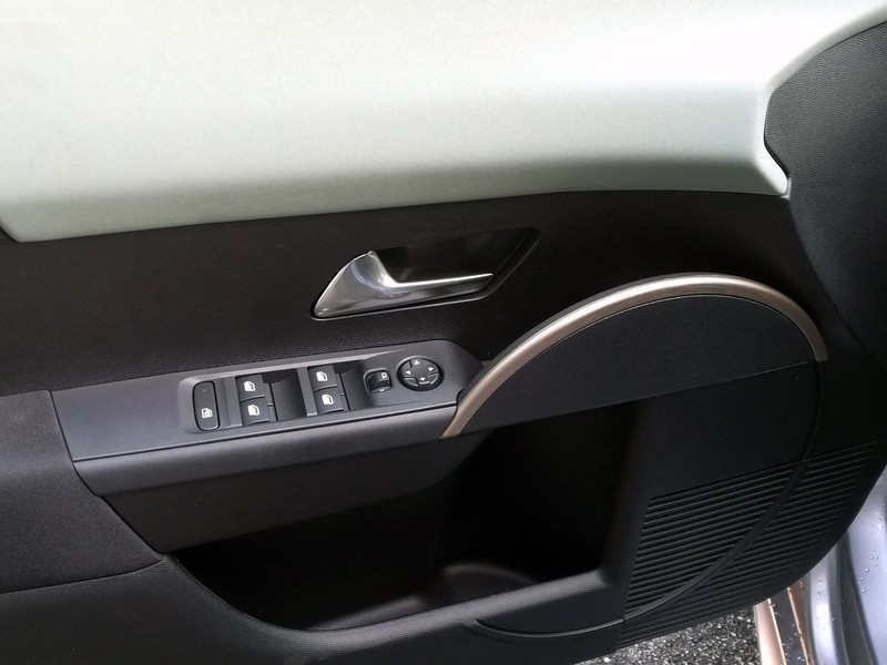 19 - Lancia Ypsilon 1.2 mhev 110cv e-dct