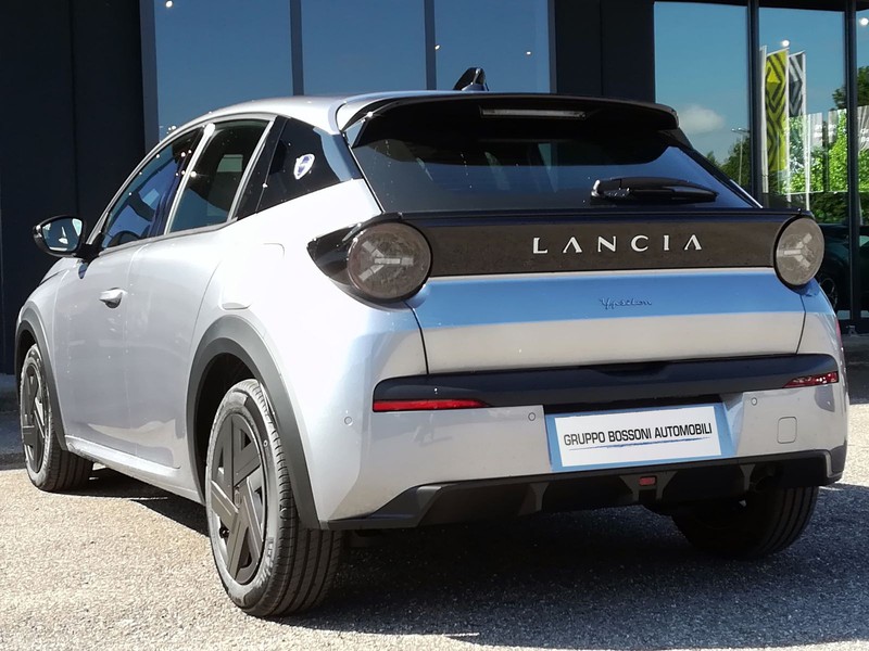 7 - Lancia Ypsilon 1.2 mhev 110cv e-dct