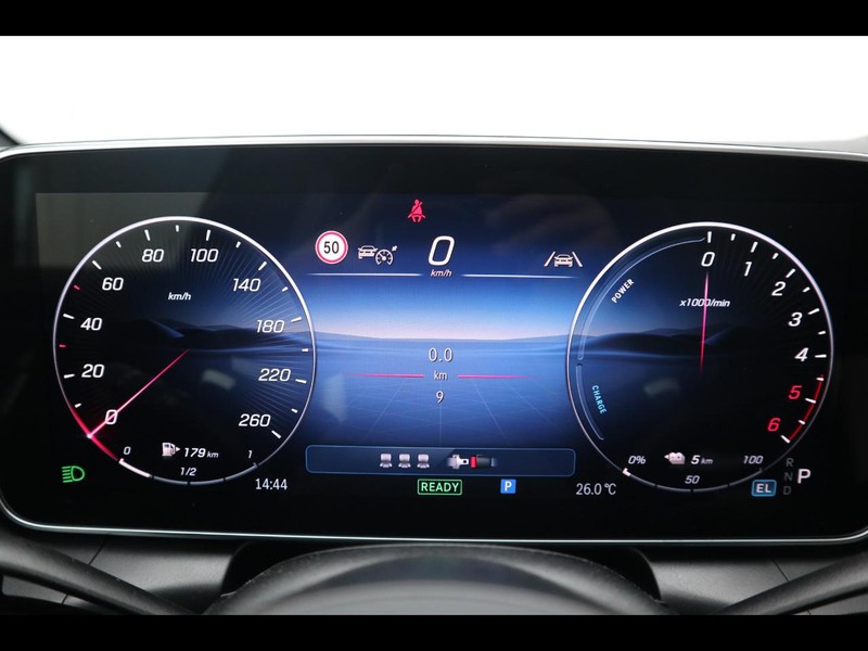 7 - Mercedes GLC coupe 300 de plug in hybrid amg line premium 4matic 9g-tronic
