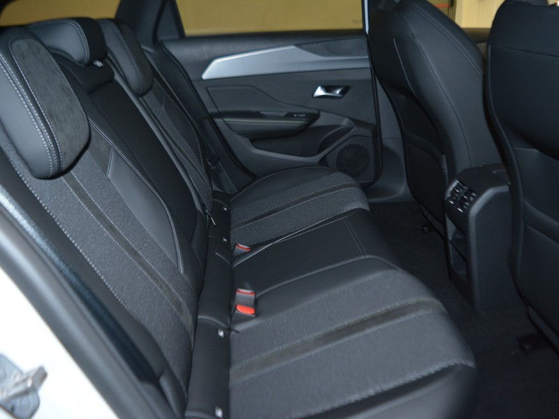 7 - Peugeot 308 sw 1.2 puretech turbo gt eat8 s&s