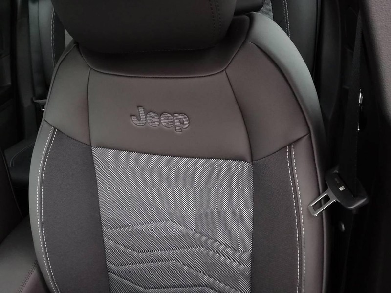 13 - Jeep Avenger 1.2 turbo e-hybrid 100cv altitude fwd edct6