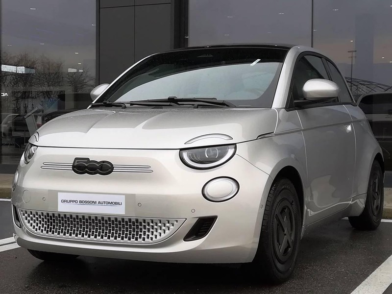 1 - Fiat 500 500e 42 kwh giorgio armani