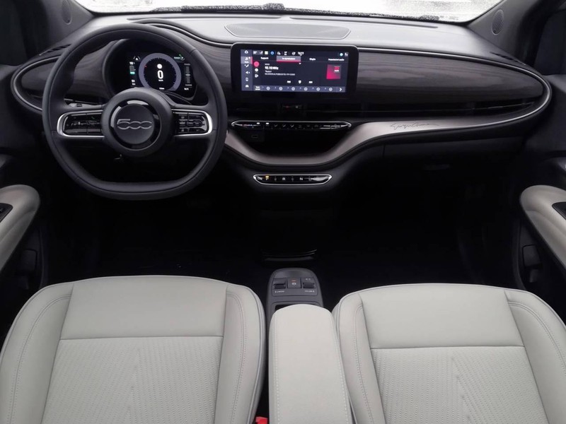 7 - Fiat 500 500e 42 kwh giorgio armani