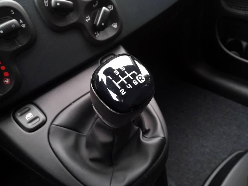 13 - Fiat Panda 1.0 firefly hybrid 70cv s&s