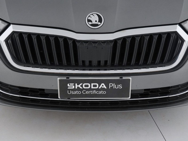 13 - Skoda Octavia wagon 2.0 tdi evo scr 115cv executive dsg