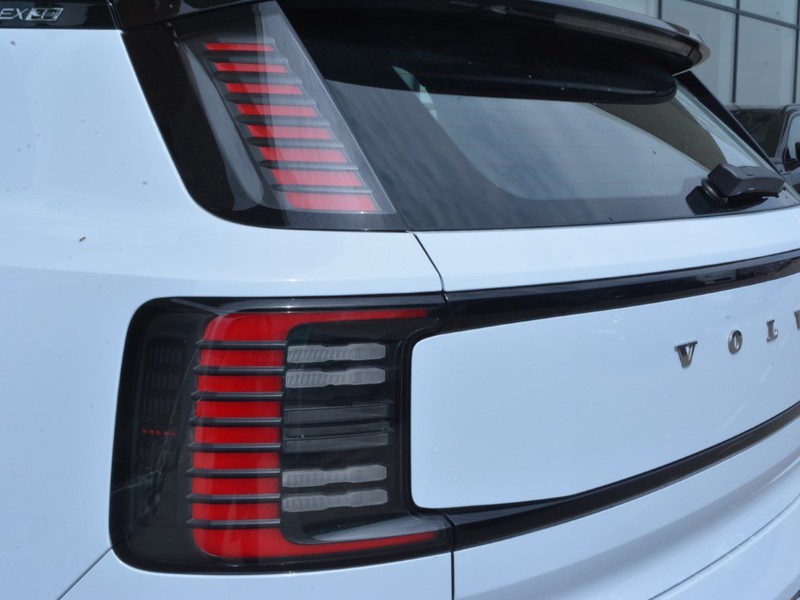 25 - Volvo EX30 twin motor performance ultra awd edt