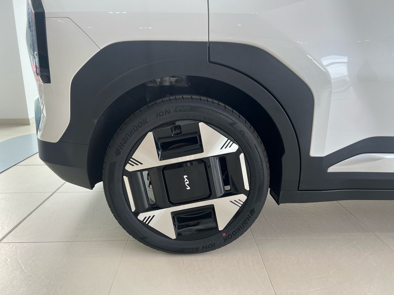 19 - Kia EV3 81,4 kwh earth