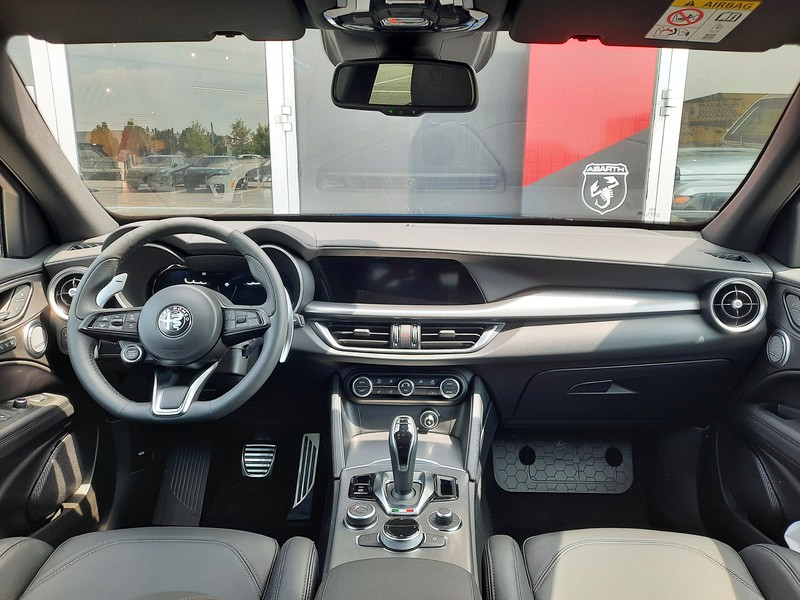 7 - Alfa Romeo Stelvio 2.2 turbo 210cv veloce q4 at8