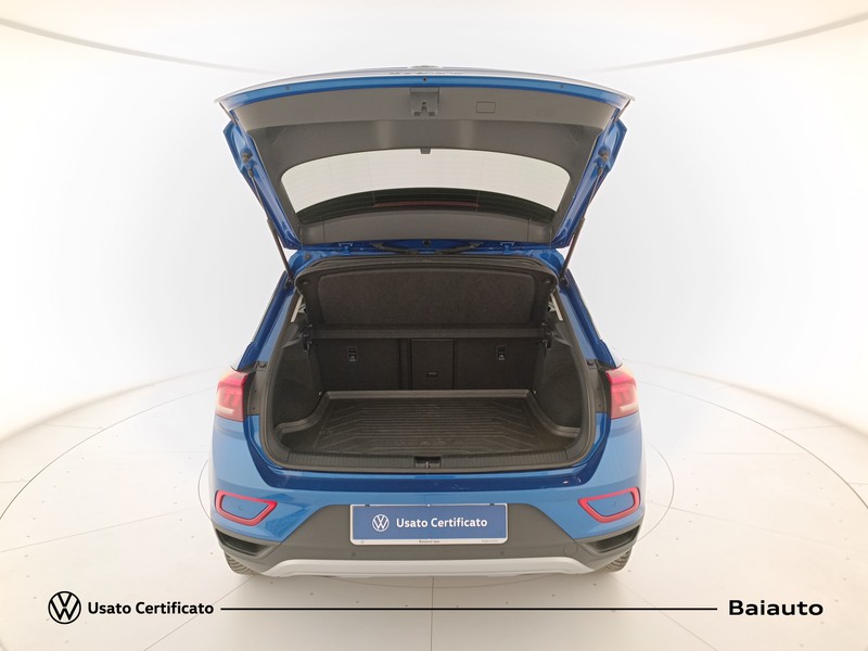 31 - Volkswagen T-Roc 1.0 tsi 110cv life