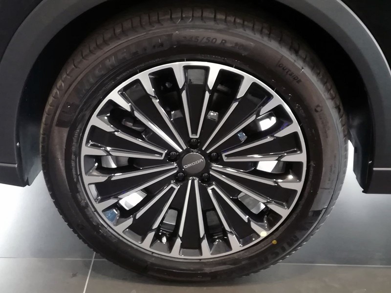 13 - Omoda 9 1.5 tgdi plug-in shs premium i-awd dht3