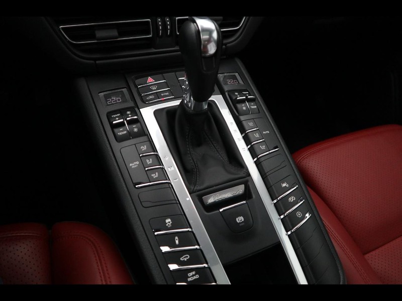 13 - Porsche Macan 2.0 v4 245cv pdk