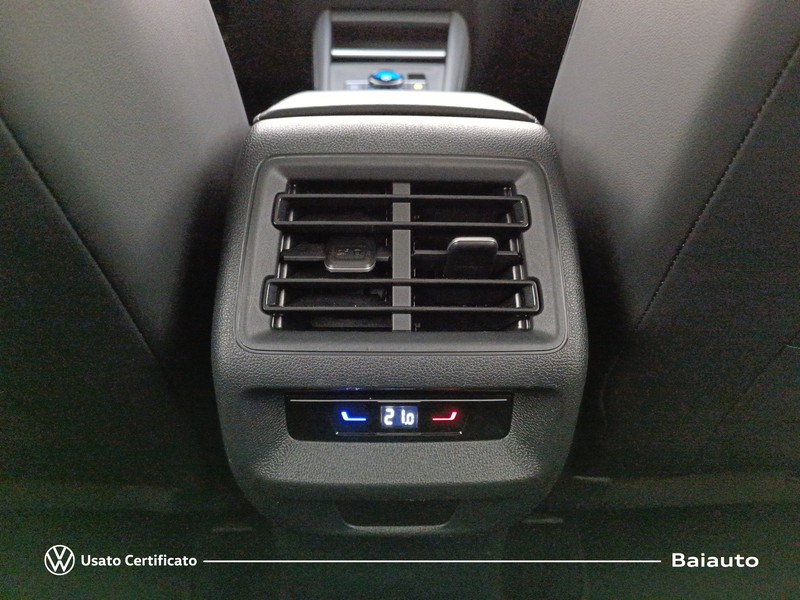 13 - Volkswagen Tiguan 2.0 tdi scr 150cv life dsg