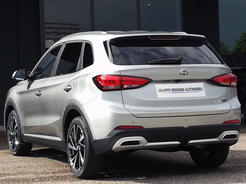 7 - Mg ZS 1.5 hybrid+ luxury auto