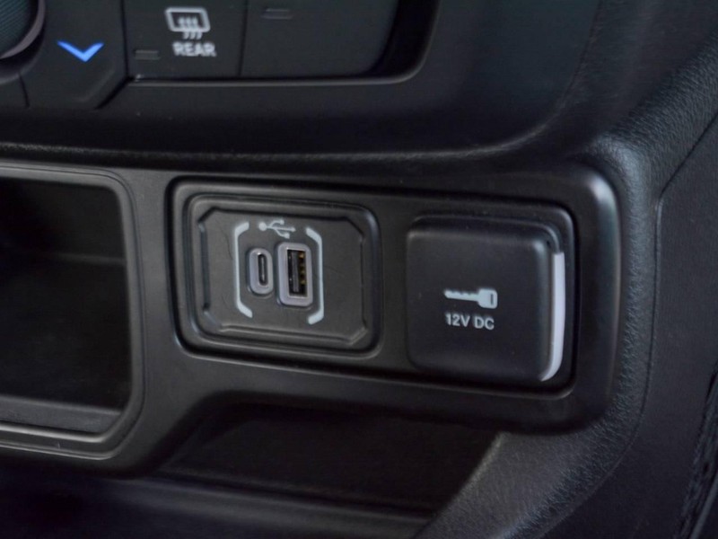 19 - Jeep Renegade 1.5 turbo t4 mhev altitude 2wd dct