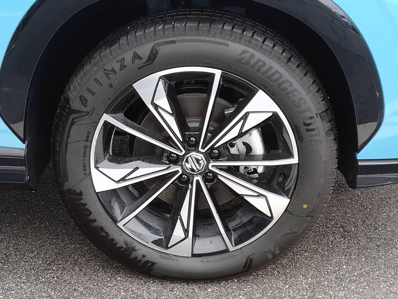 19 - Mg HS 1.5 luxury dct