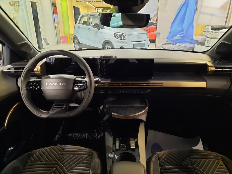 7 - Lancia Ypsilon 1.2 mhev 110cv lx e-dct