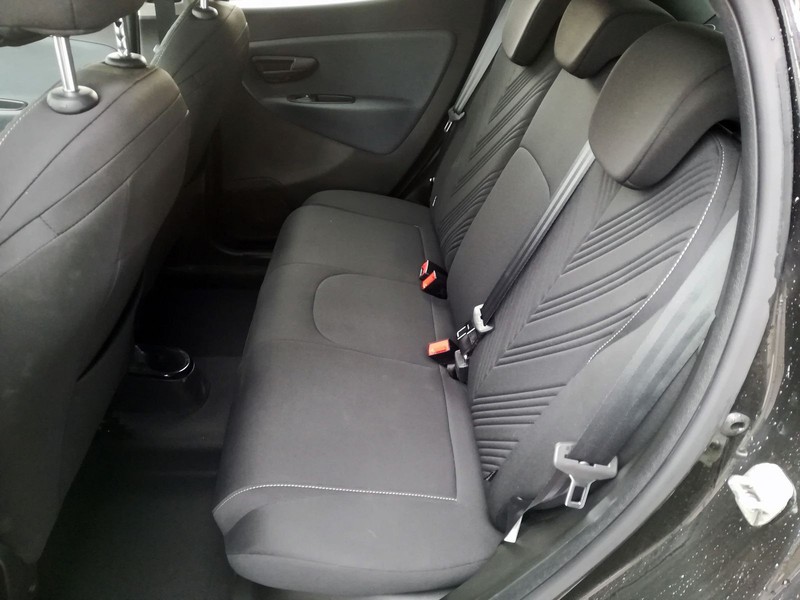 13 - Lancia Ypsilon 1.0 firefly hybrid 70cv gold s&s