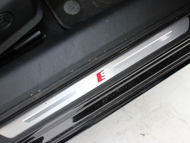 19 - Audi A6 avant 40 2.0 tdi mhev 12v s line edition quattro ultra s tronic