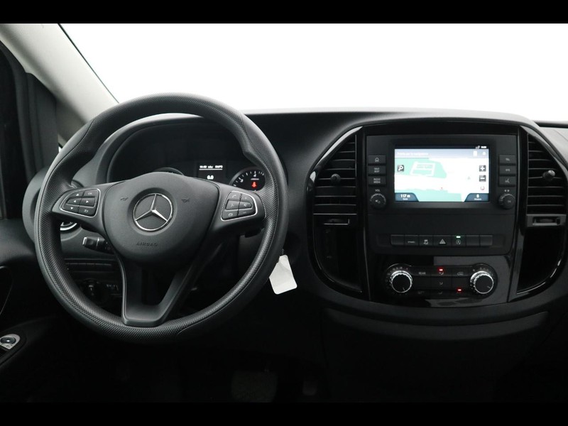 13 - Mercedes Vans Vito 114 cdi long tourer pro auto my20
