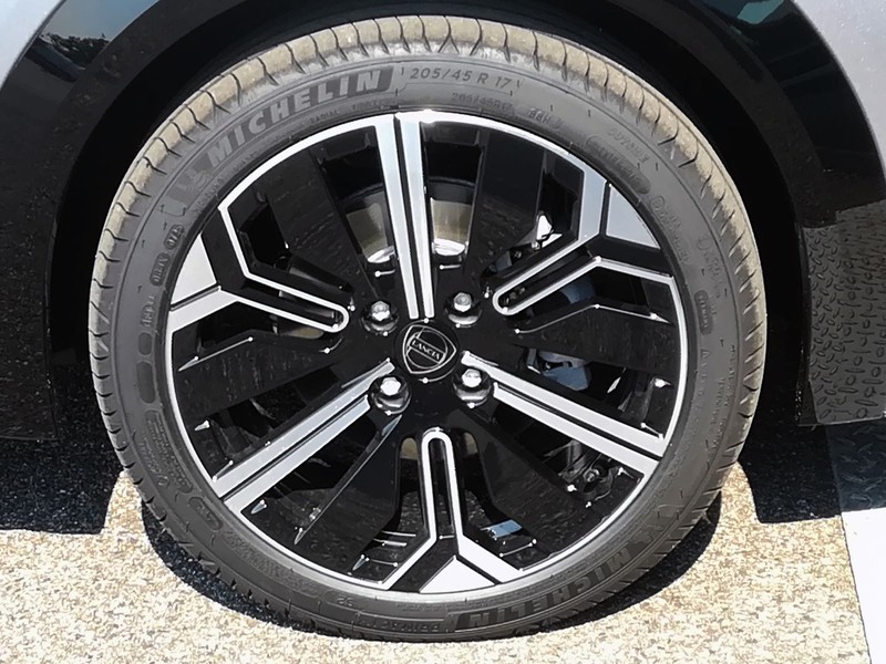 13 - Lancia Ypsilon 1.2 mhev 110cv lx e-dct