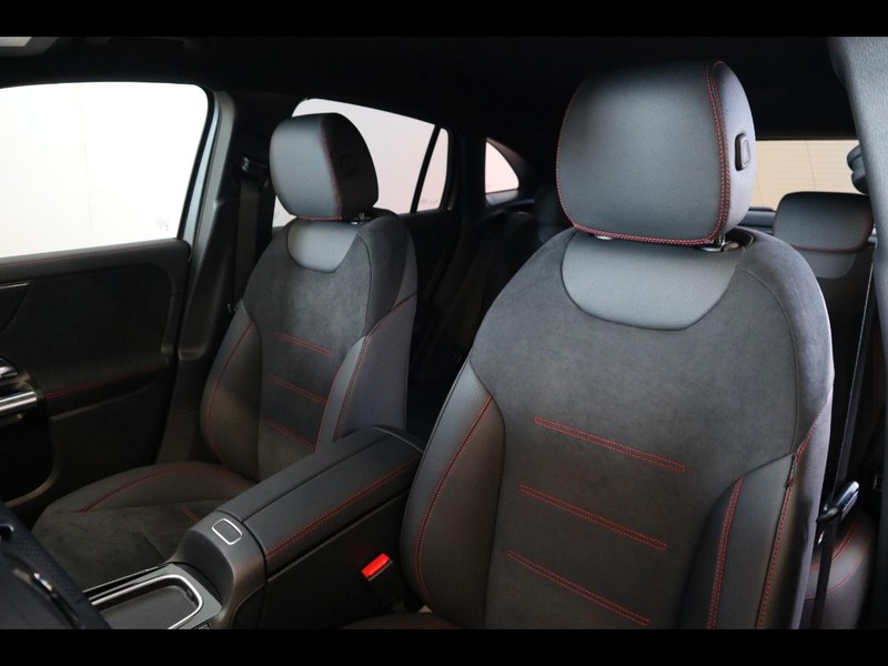 7 - Mercedes GLA 200 d amg line premium 8g-dct