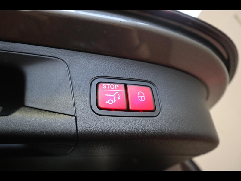 19 - Mercedes GLA 200 d amg line premium 8g-dct