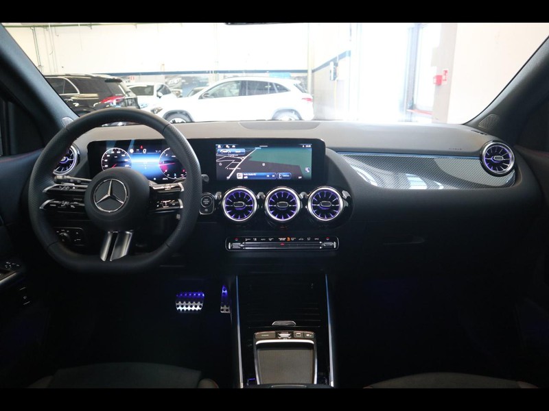13 - Mercedes GLA 200 d amg line advanced plus 8g-dct