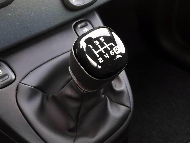 13 - Fiat Panda 1.0 firefly hybrid 70cv s&s