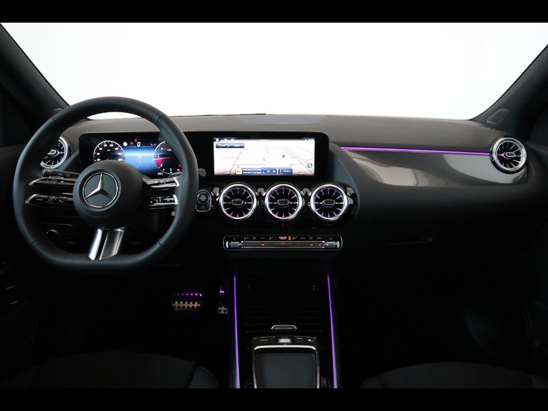 13 - Mercedes GLA 200 d amg line advanced plus 8g-dct