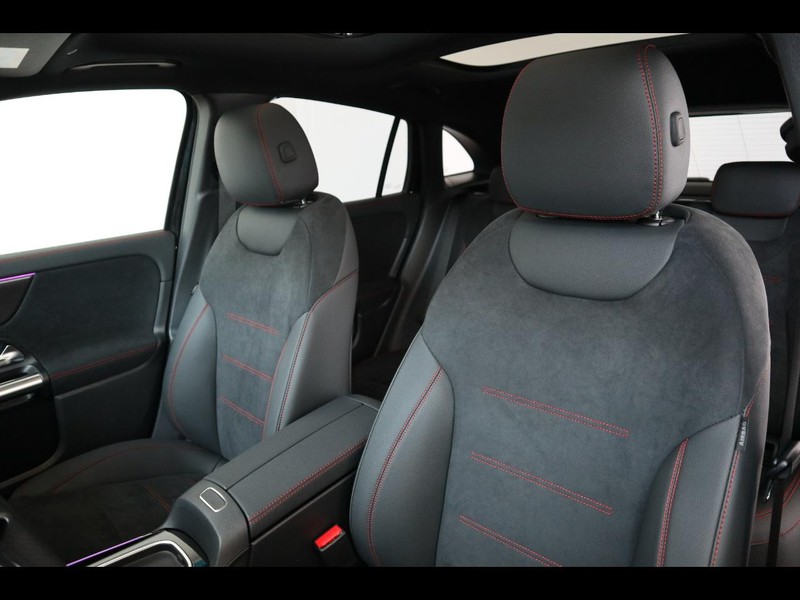 7 - Mercedes GLA 200 d amg line premium 8g-dct