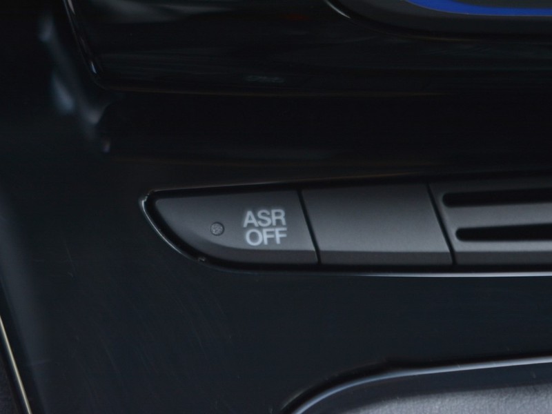 19 - Lancia Ypsilon 1.0 firefly hybrid 70cv platino s&s