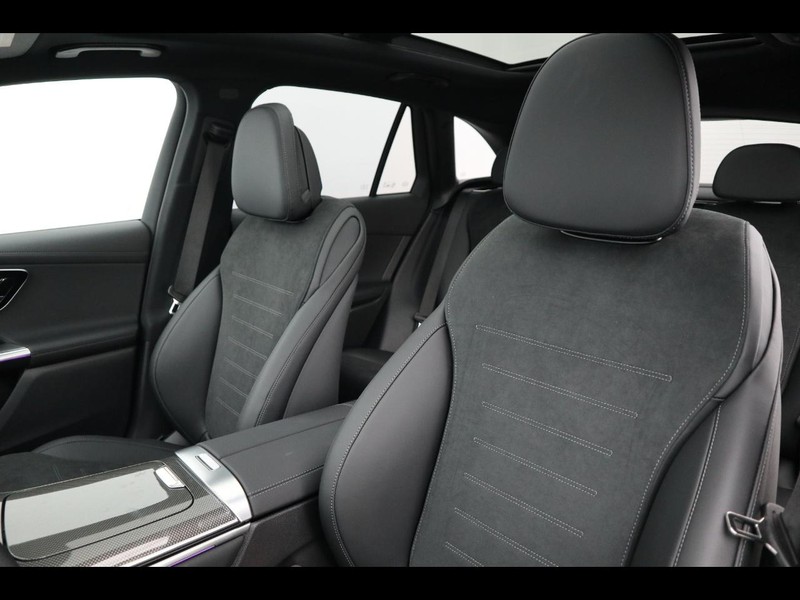 7 - Mercedes GLC suv 300 amg line premium 4matic 9g-tronic