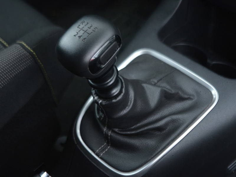 19 - Citroen C3 1.2 puretech 110cv max s&s