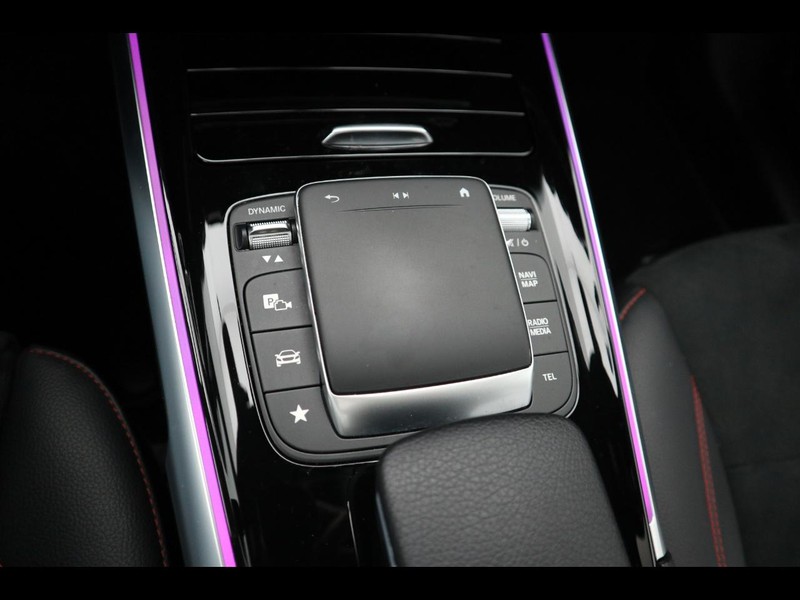 13 - Mercedes GLB 200 d premium 4matic 8g-dct