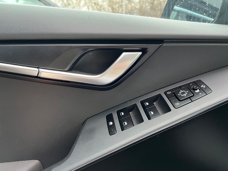 13 - Kia Niro 1.6 gdi hev tri-fuel 126cv business dct6