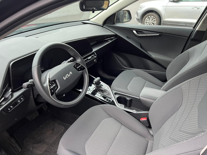 7 - Kia Niro 1.6 gdi hev tri-fuel 126cv business dct6