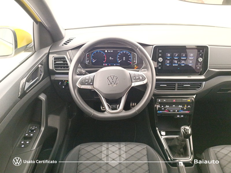 7 - Volkswagen T-Cross 1.0 tsi 115cv r-line