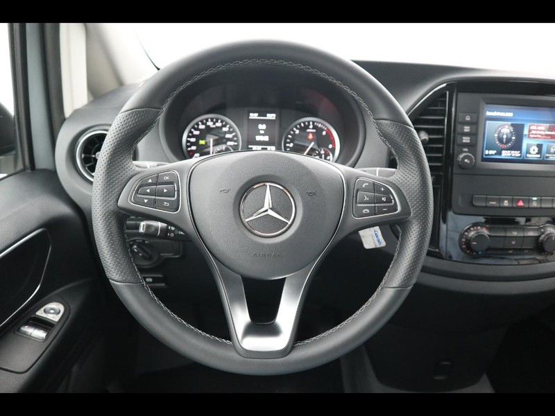 13 - Mercedes Vans Vito 116 cdi long pro auto my20