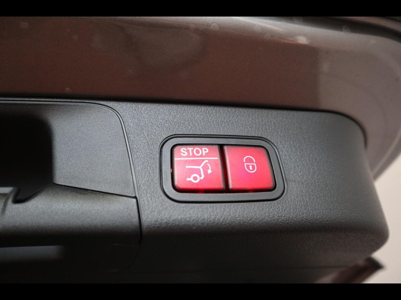 19 - Mercedes EQB 250+ amg line advanced plus