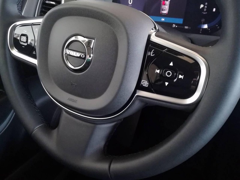13 - Volvo XC90 2.0 b5 core awd automatico 7p.ti