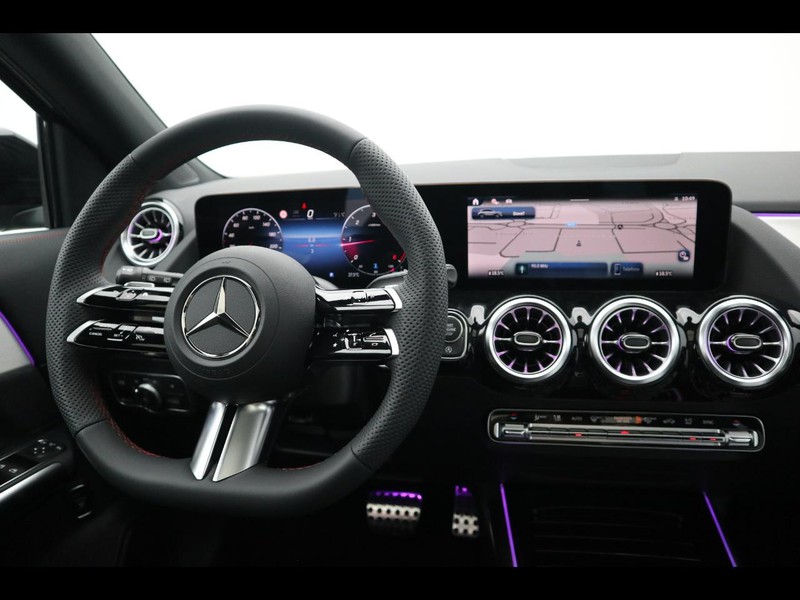 13 - Mercedes GLA 200 d amg line advanced plus 8g-dct