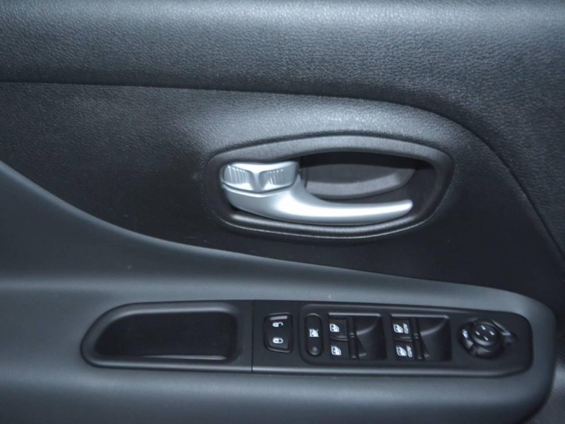 13 - Jeep Renegade 1.5 turbo t4 mhev altitude 2wd dct