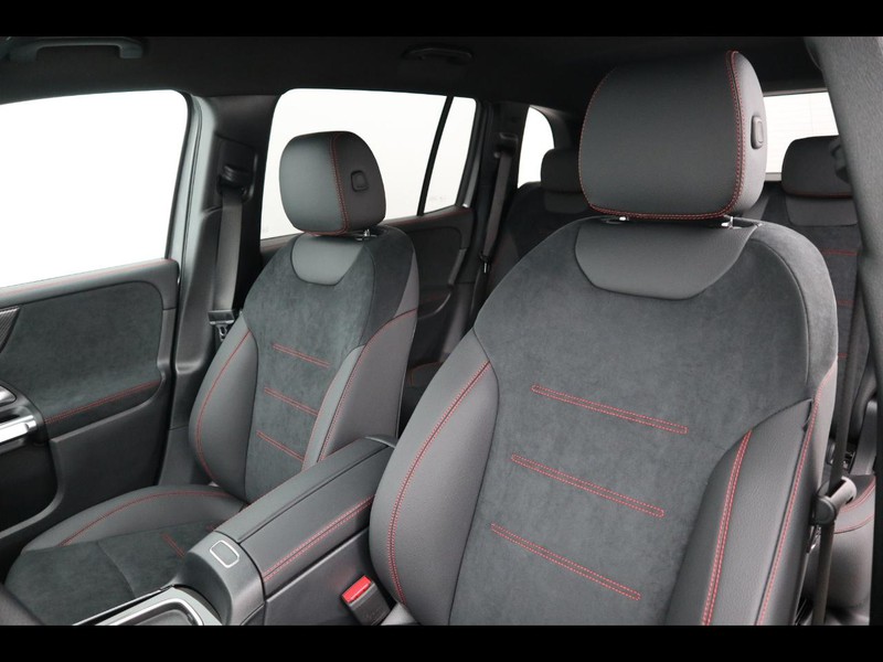 7 - Mercedes GLB 200 d amg line premium 8g-dct