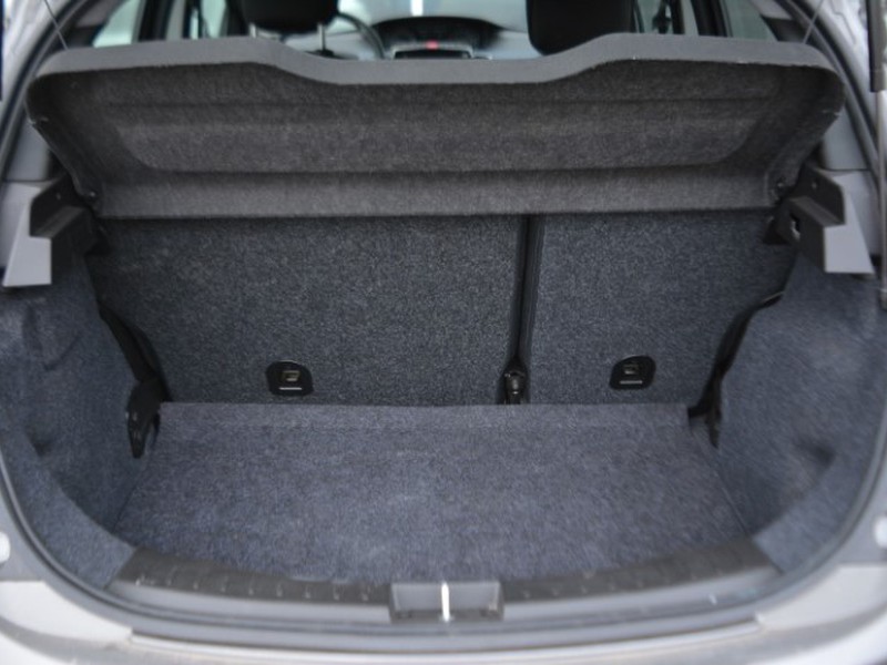 13 - Lancia Ypsilon 1.0 firefly hybrid 70cv platino s&s