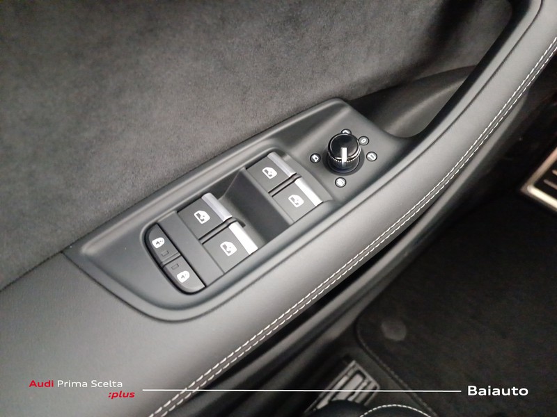 19 - Audi Q8 50 3.0 v6 tdi mhev s line edition quattro tiptronic