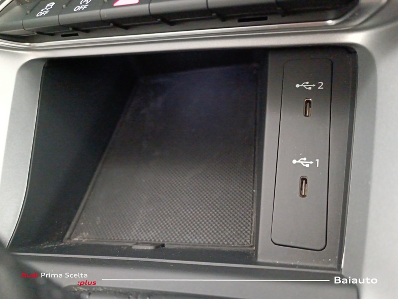 13 - Audi Q3 35 2.0 tdi business advanced s tronic