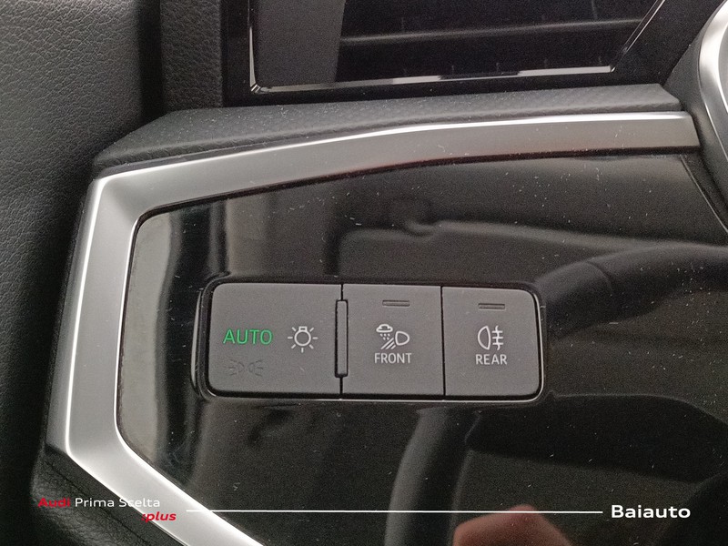 19 - Audi Q3 35 2.0 tdi business advanced s tronic