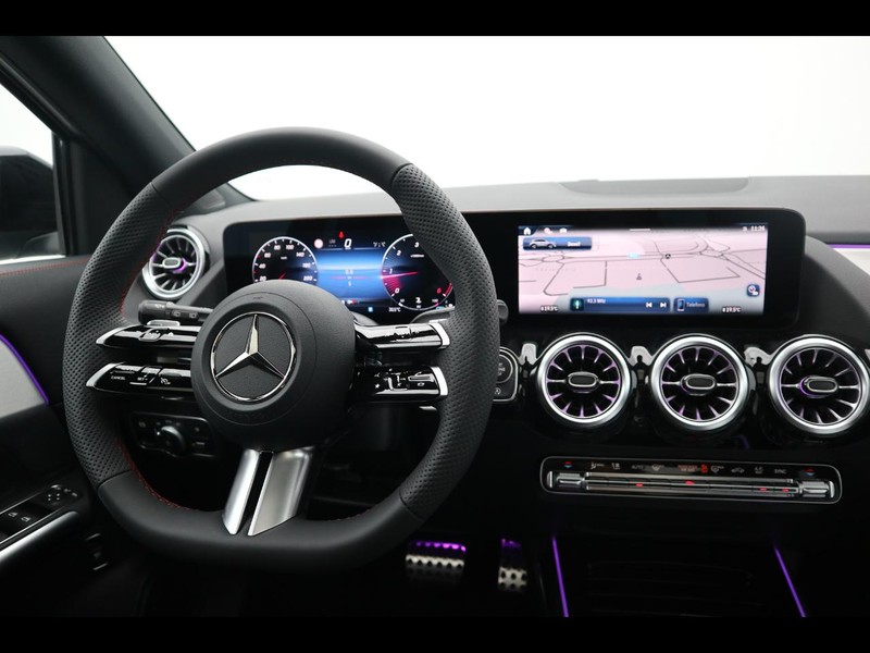 13 - Mercedes GLA 200 d amg line advanced plus 8g-dct